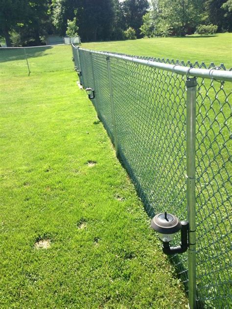 lights for chain link fence