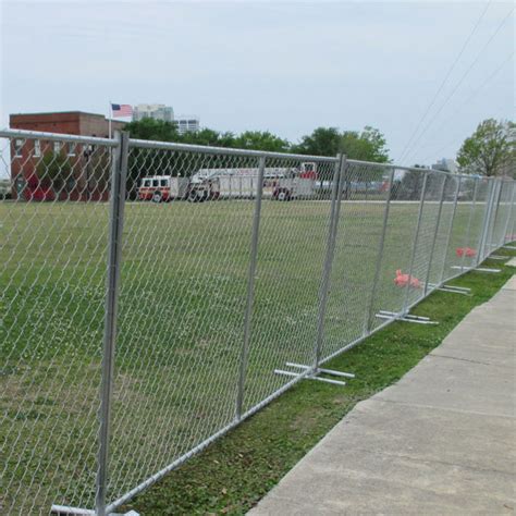 portable chain link fence